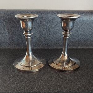 VINTAGE MID-CENTURY ONEIDA USA SET OF 2 SILVER CANDLEHOLDERS